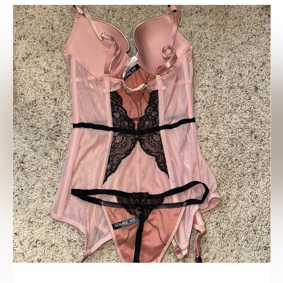 Elegant Pink and Black Lace Lingerie Set - Picture 3 of 4